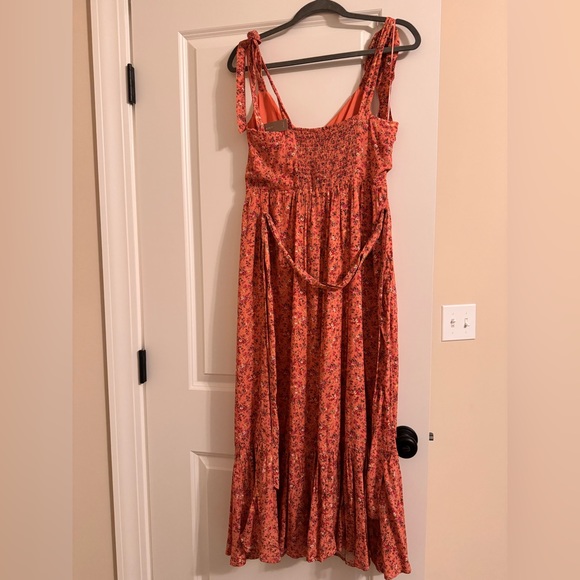 Button-front midi dress with ruffle hem in soft rayon - Picture 7 of 11